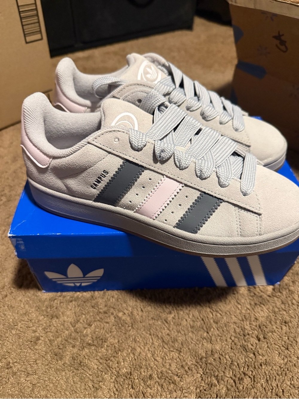 New adidas courts. ( please read notes) - Picture 2 of 6